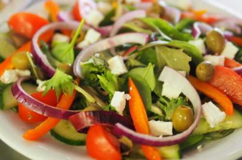 Salaatti - Näin Loihdit Herkullisen Pihvisalaatin: Talven Maistuvin Yllättäjä