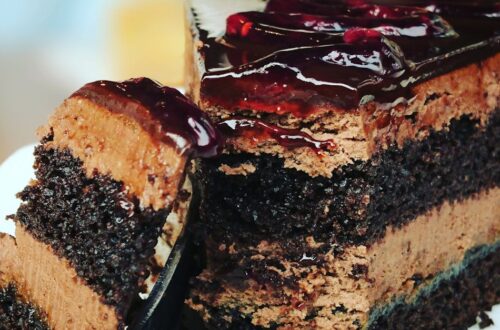 Suklaakakku - Parhaat Suklaakakkuseokset Juhliisi: Vertailimme Suosikit