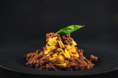 Kasvisruoka - Ihastu Mustapapu Bologneseen – Italialaisen Klassikon Uusi Kasvisversio