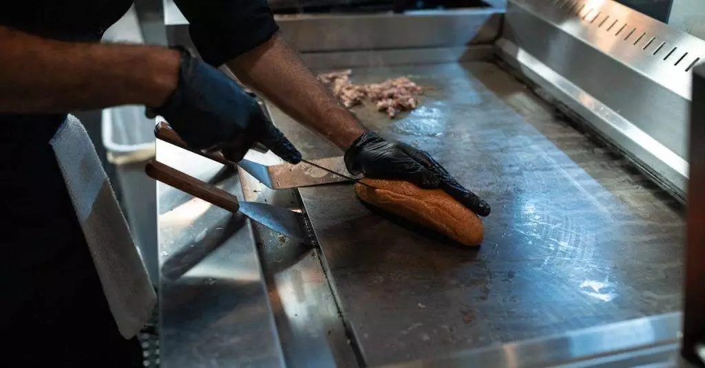 maahanmuutto - ICE-valvonnan kipupisteet: Yhteiskunnan vastaisku ja vaatimus uudistuksista