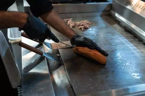 maahanmuutto - ICE-valvonnan kipupisteet: Yhteiskunnan vastaisku ja vaatimus uudistuksista